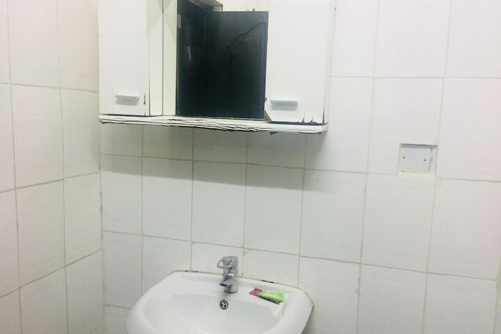 Room 12 of 30
