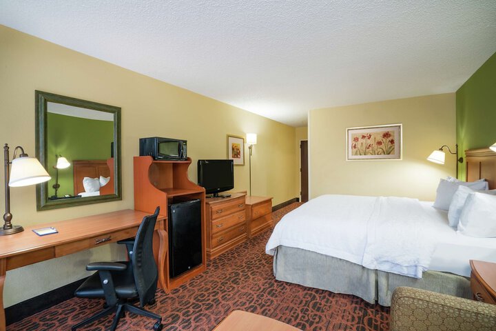 1 King Bed (6 of 21)