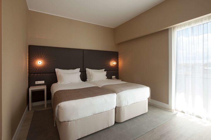 Room 14 of 73