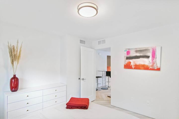 Room 10 of 25