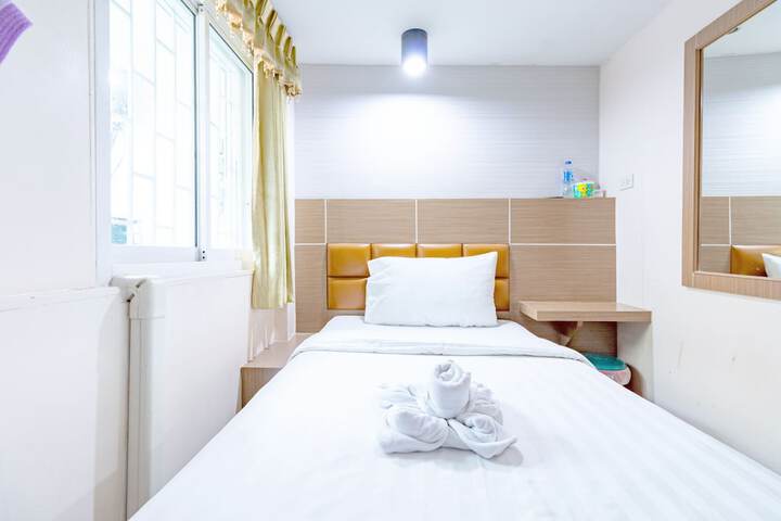 Room 27 of 88