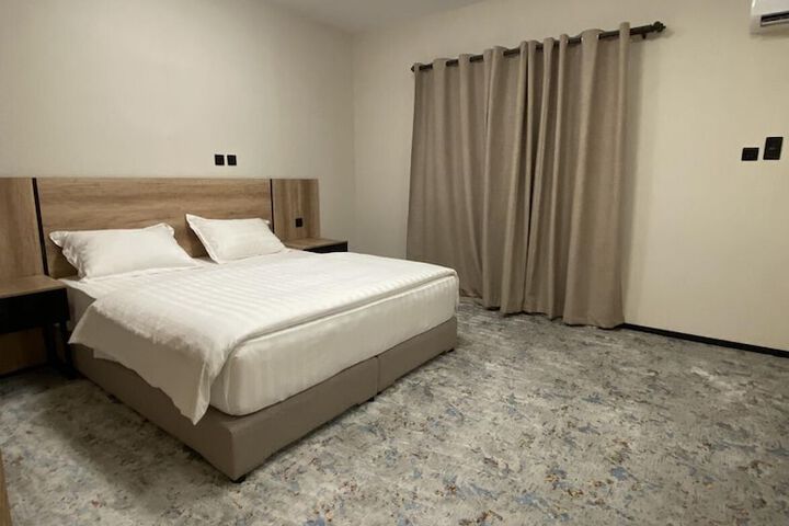 Room 10 of 24