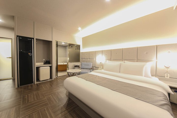 Room 19 of 45
