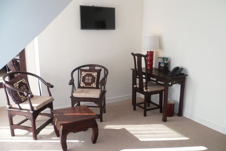 Room 6 of 48