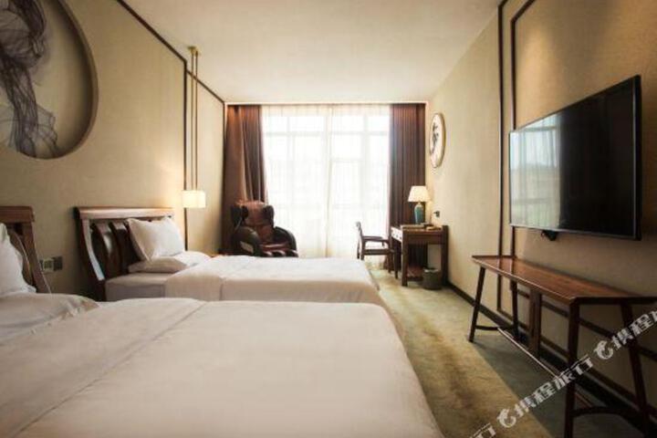 Yufeng Jade Hotel (Jianjiang Avenue Branch Duyun City)