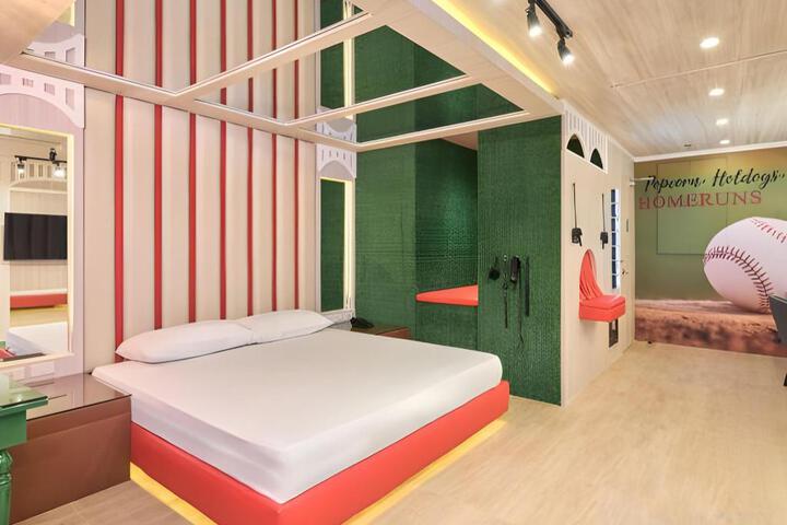 Room 17 of 49