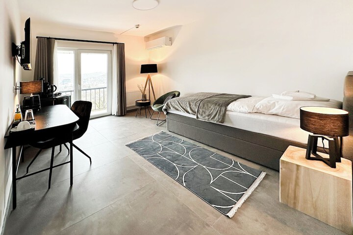 Room 16 of 179
