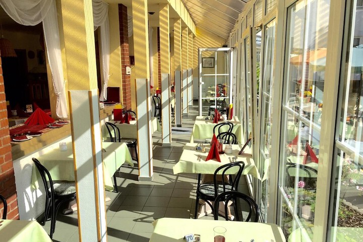 Dining 21 of 36