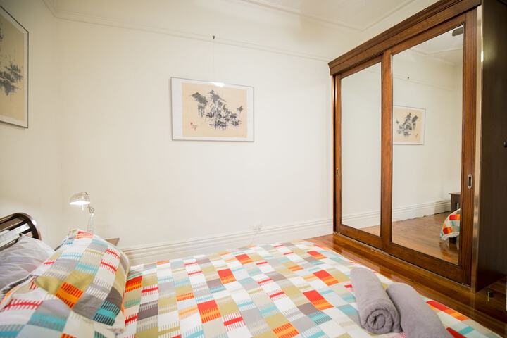 Room 8 of 19
