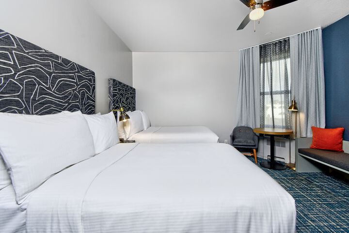 Courtyard Executive 2 Double Beds (2 of 12)