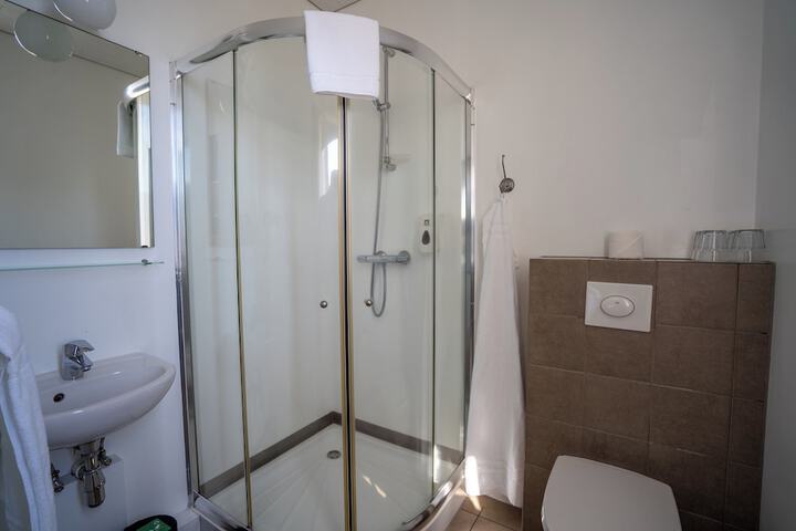 Room 45 of 72