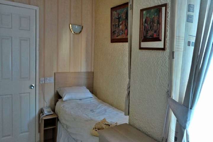 Room 4 of 23