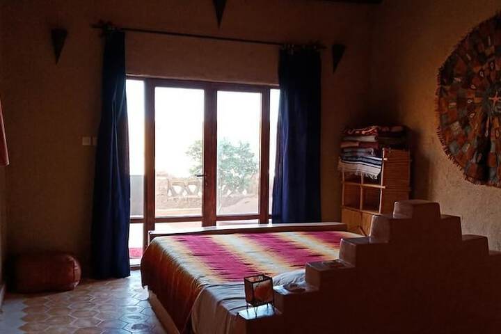 Room 4 of 17
