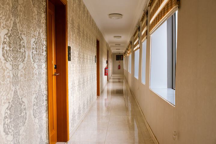 Ballroom/Hall 62 of 76