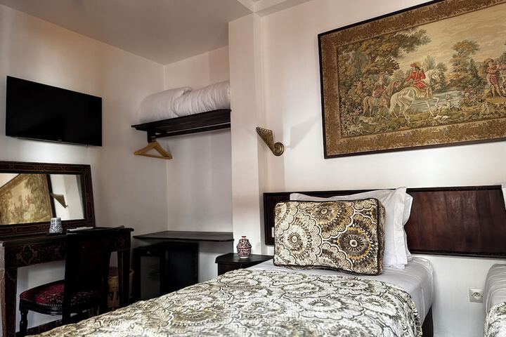 Room 47 of 98