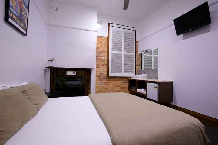 Room 11 of 41