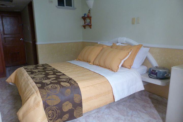 Room 2 of 31
