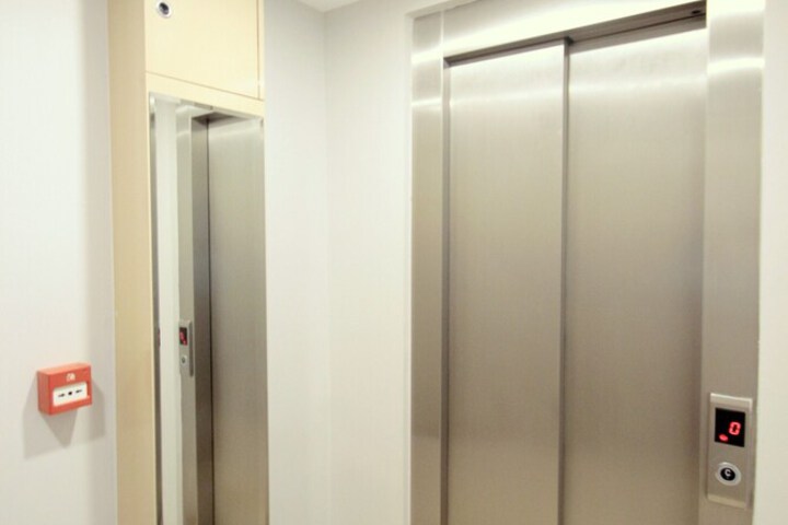 Ballroom/Hall 73 of 87
