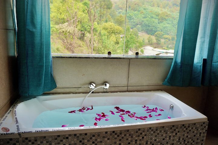 Hot Tub 13 of 23