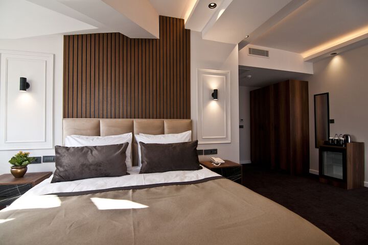 Room 49 of 76