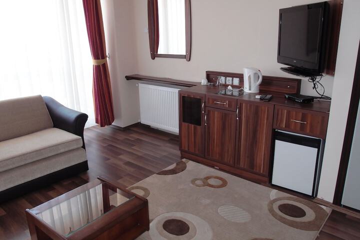 Room 16 of 28