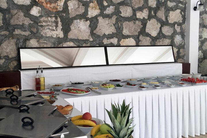 Dining 68 of 93