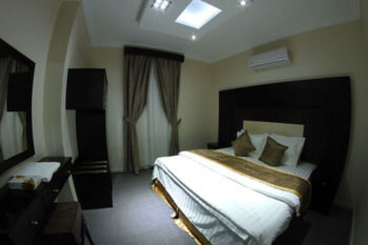 Room 11 of 26