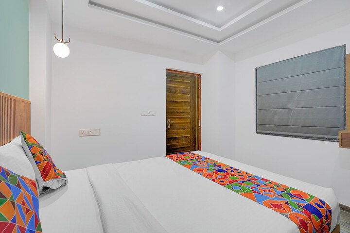 Room 16 of 28