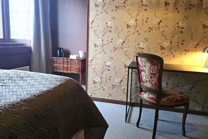 Room 15 of 54