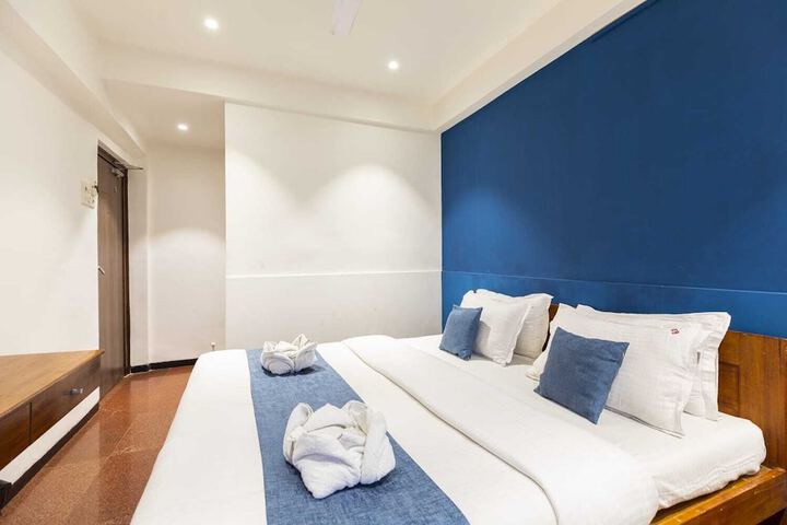 Room 11 of 25