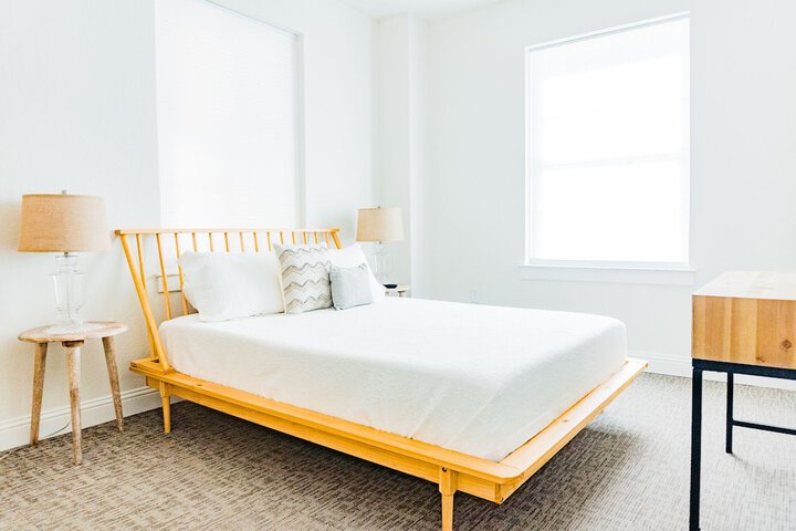 Room 19 of 220