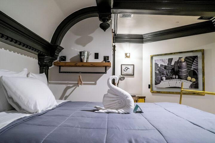 Room 92 of 212