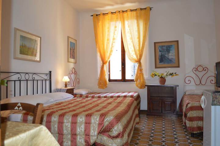 Room 6 of 30