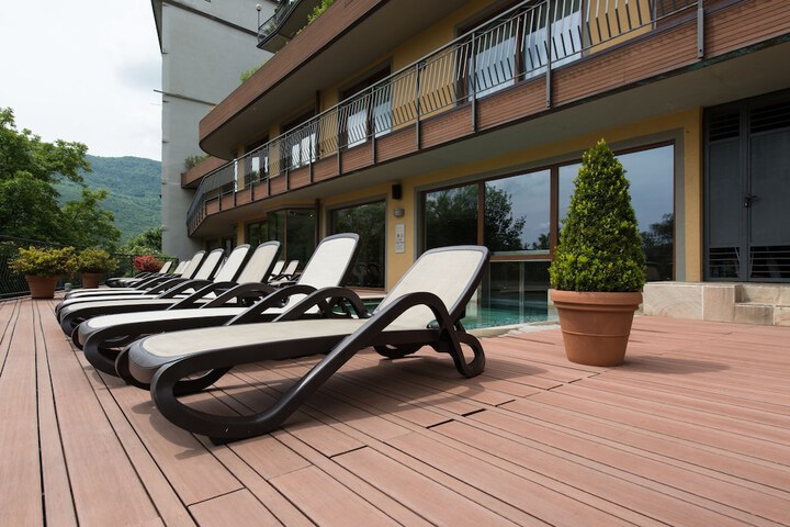 Sundeck 77 of 81