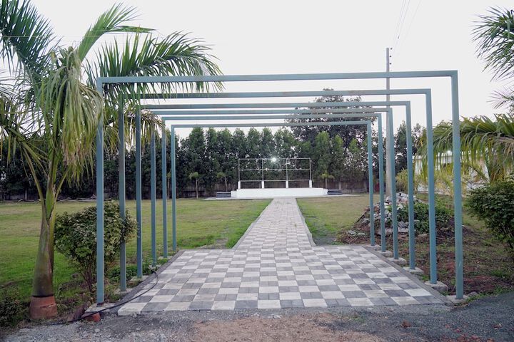 Property Grounds 34 of 41