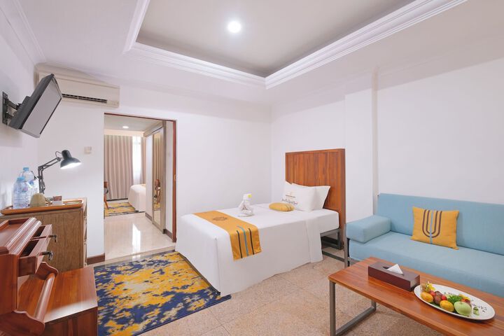 Room 4 of 23