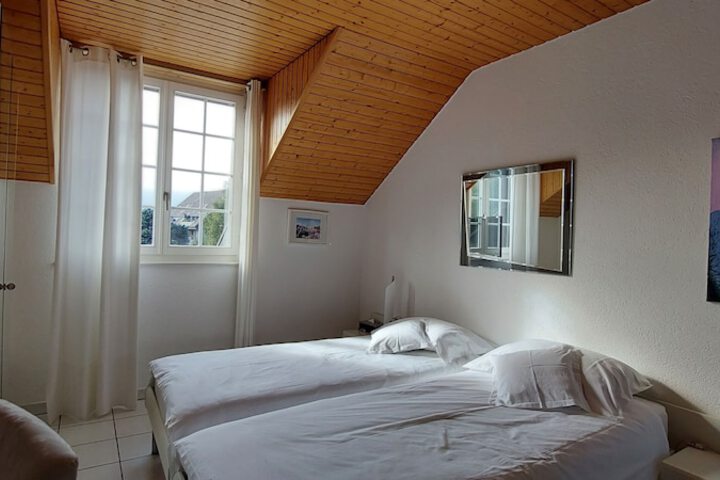 Room 3 of 16