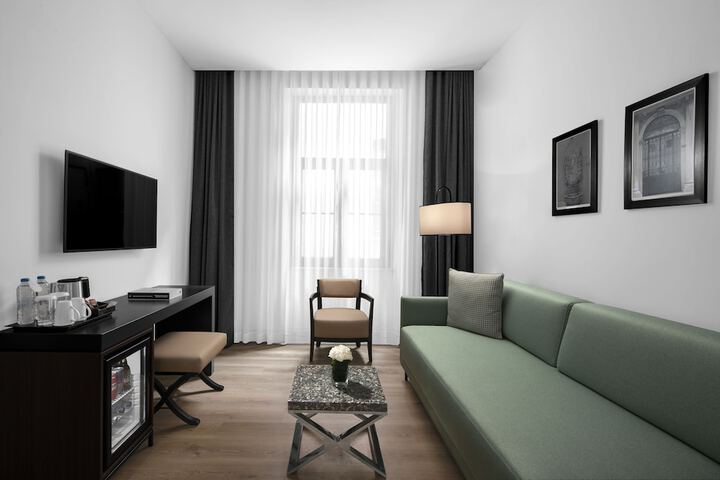 Room 26 of 79