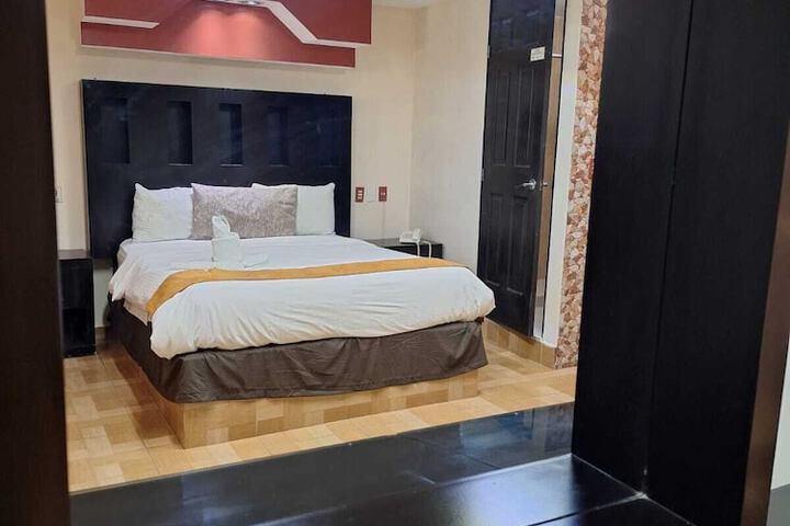 Room 8 of 37