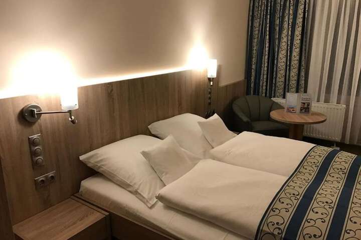 Room 3 of 18