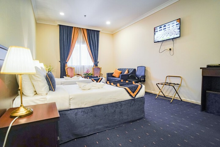 Room 22 of 37
