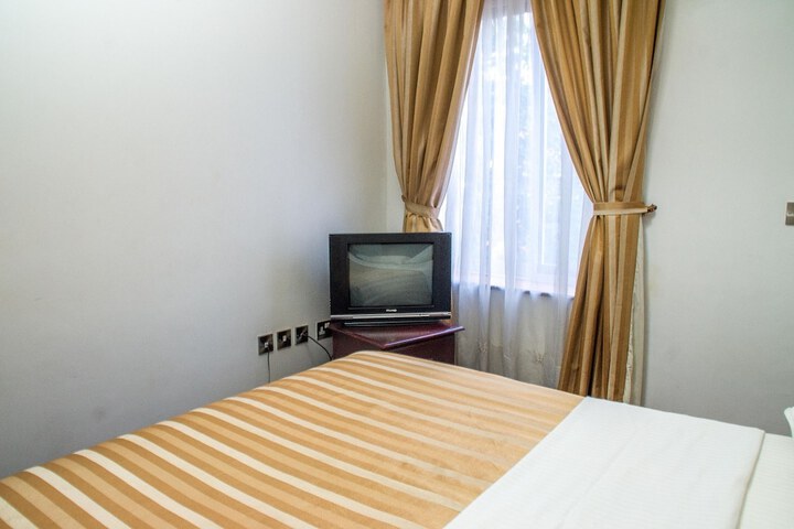 Room 16 of 32