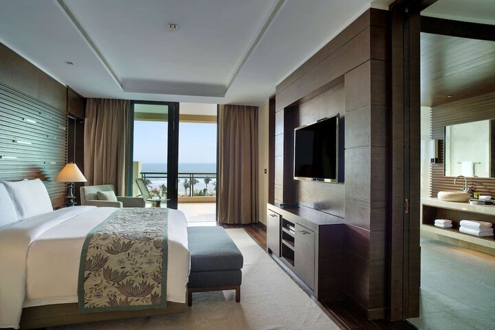 Room 12 of 167