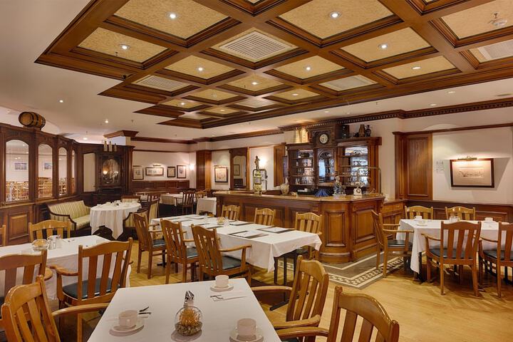 Dining 105 of 157