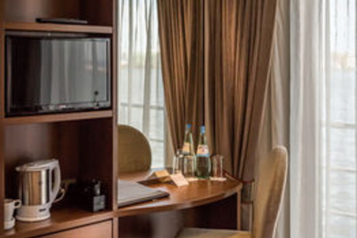 Room 51 of 80