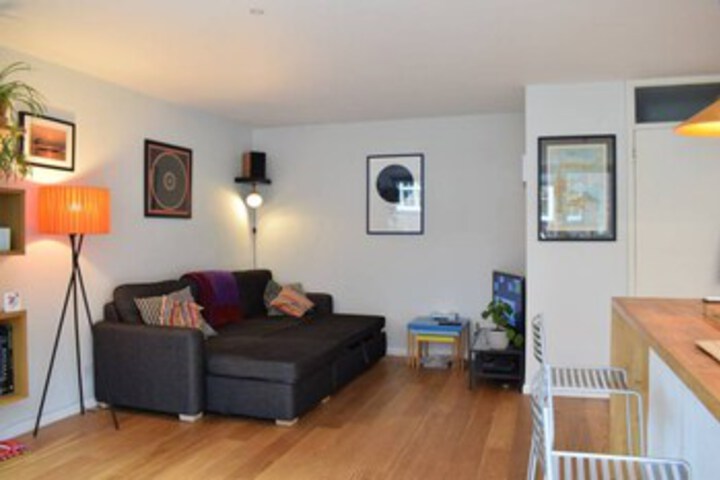 Room 4 of 16