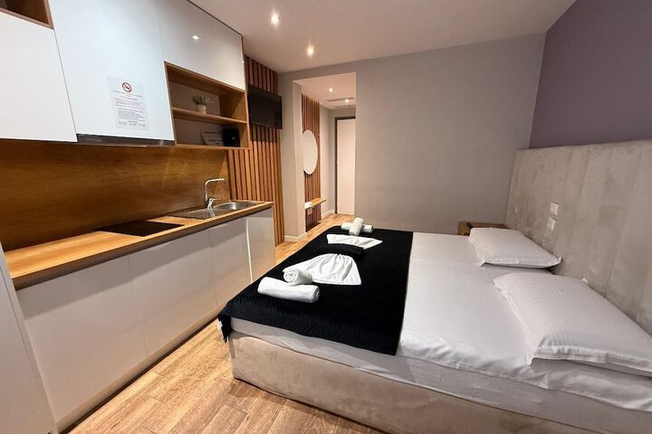 Room 13 of 34