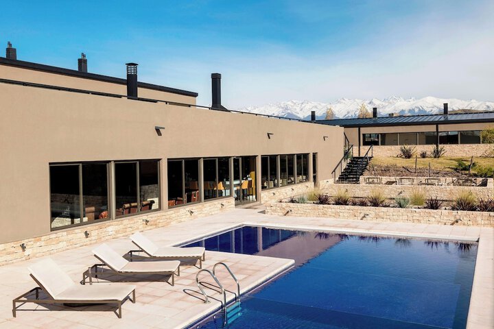 Pool Hotel