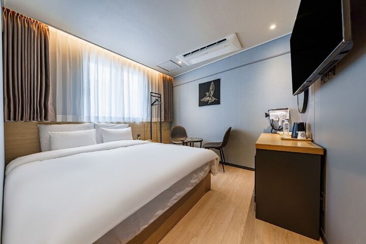 Room 3 of 41