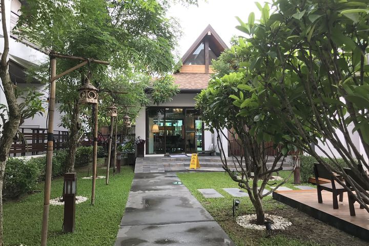 Hotel Exterior 105 of 108